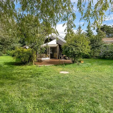 Holiday home In With Kitchen *